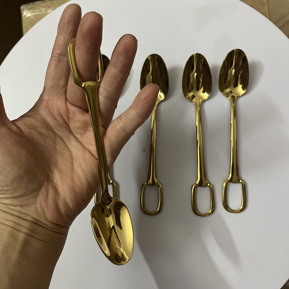 Posate in acciaio inossidabile - Gold Cutlery Flatware recensione e prezzo
